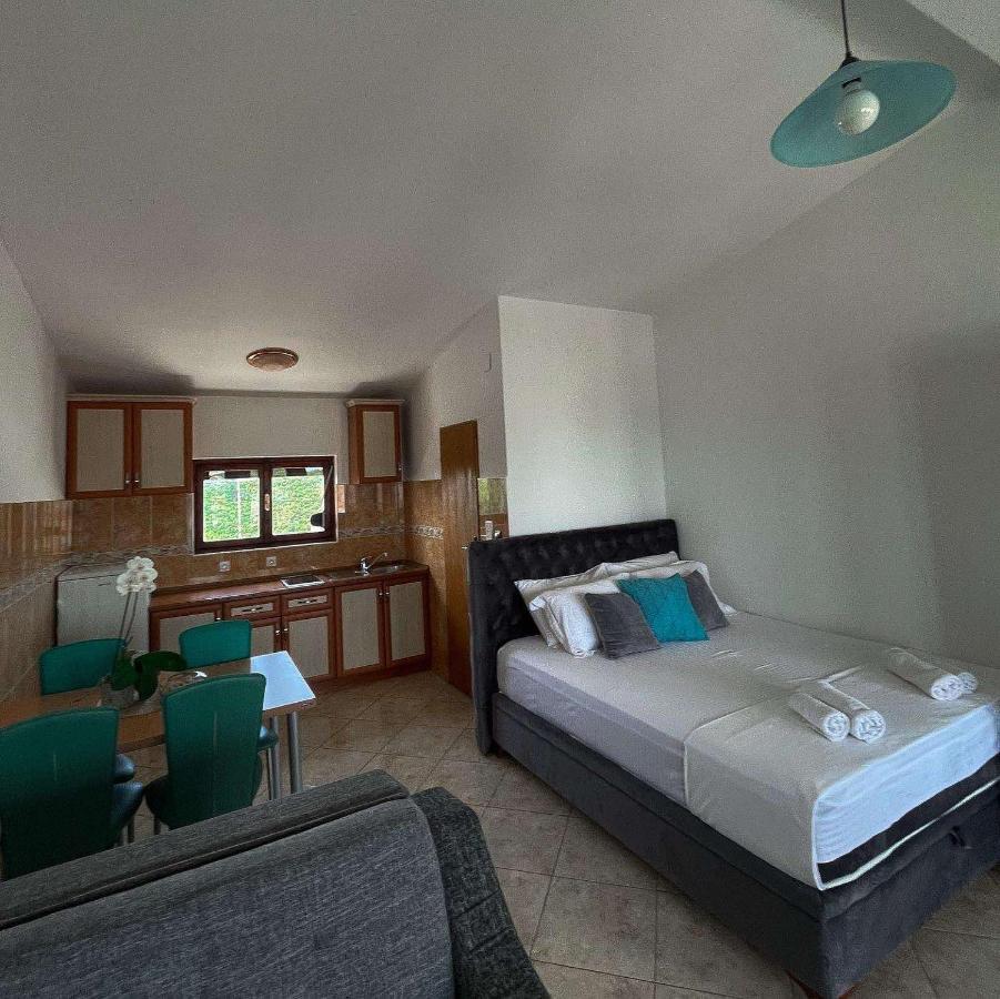Apartments Tara Ulcinj Buitenkant foto