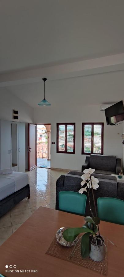 Apartments Tara Ulcinj Buitenkant foto