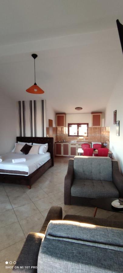 Apartments Tara Ulcinj Buitenkant foto